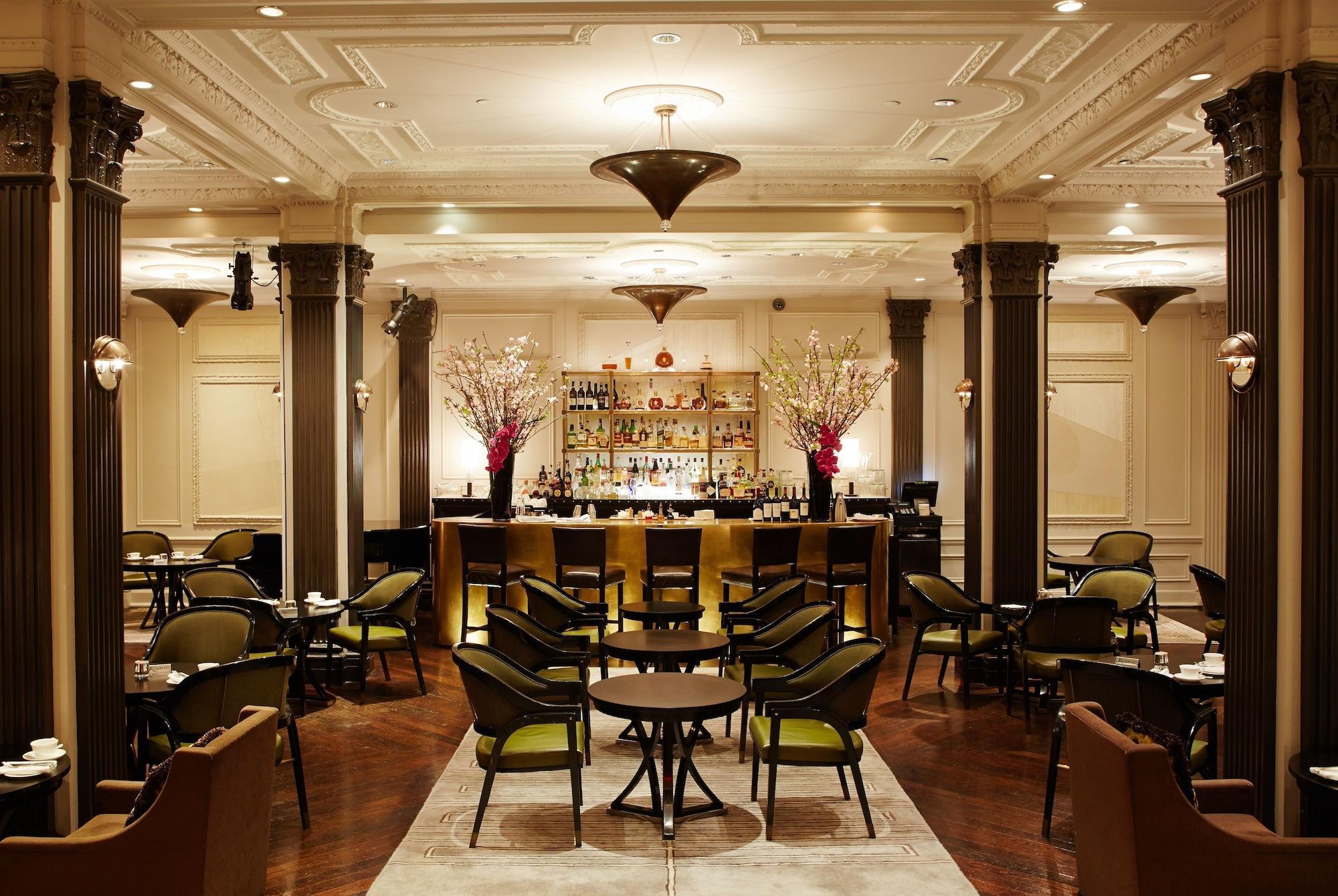 ذا بييير، فندق تاج نيو يورك المظهر الخارجي الصورة The bar at the hotel
